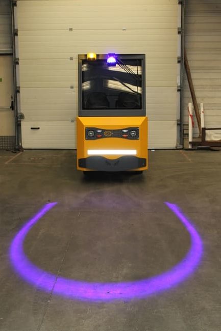 Porteur à 4 roues avec une projection à led