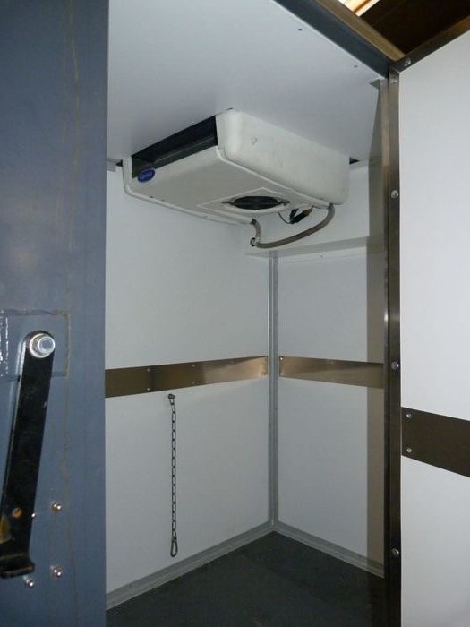 Intérieur d'une remorque réfrigérée XL